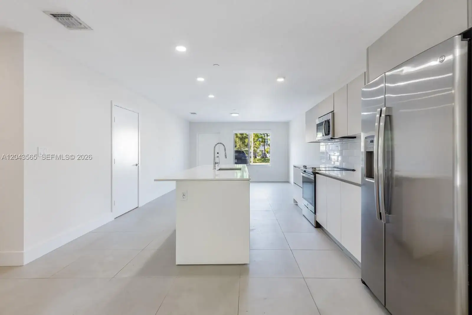 2505 NE 193rd St # 4108, Miami FL 33180 photo 4