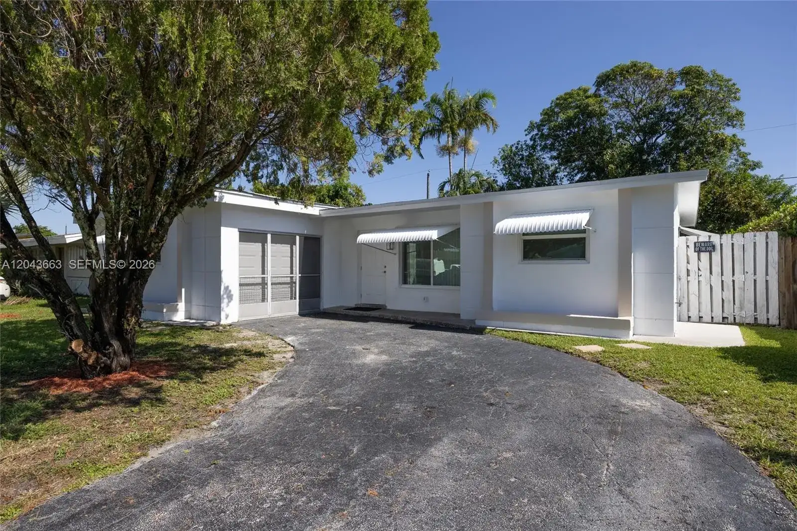 8571 NW 27th Pl, Sunrise FL 33322 photo 3
