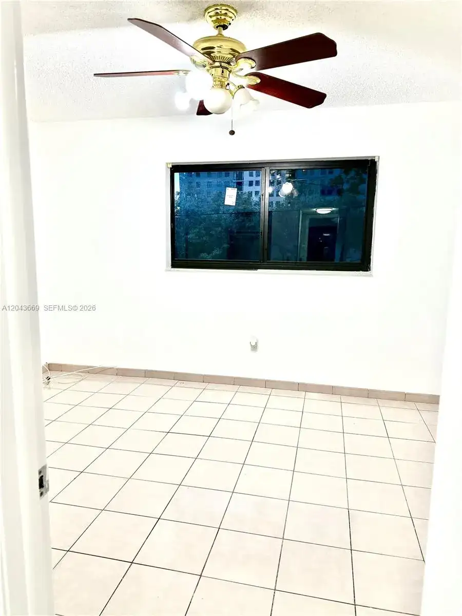 131 SW 109th Ave # L5, Sweetwater FL 33174 photo 3