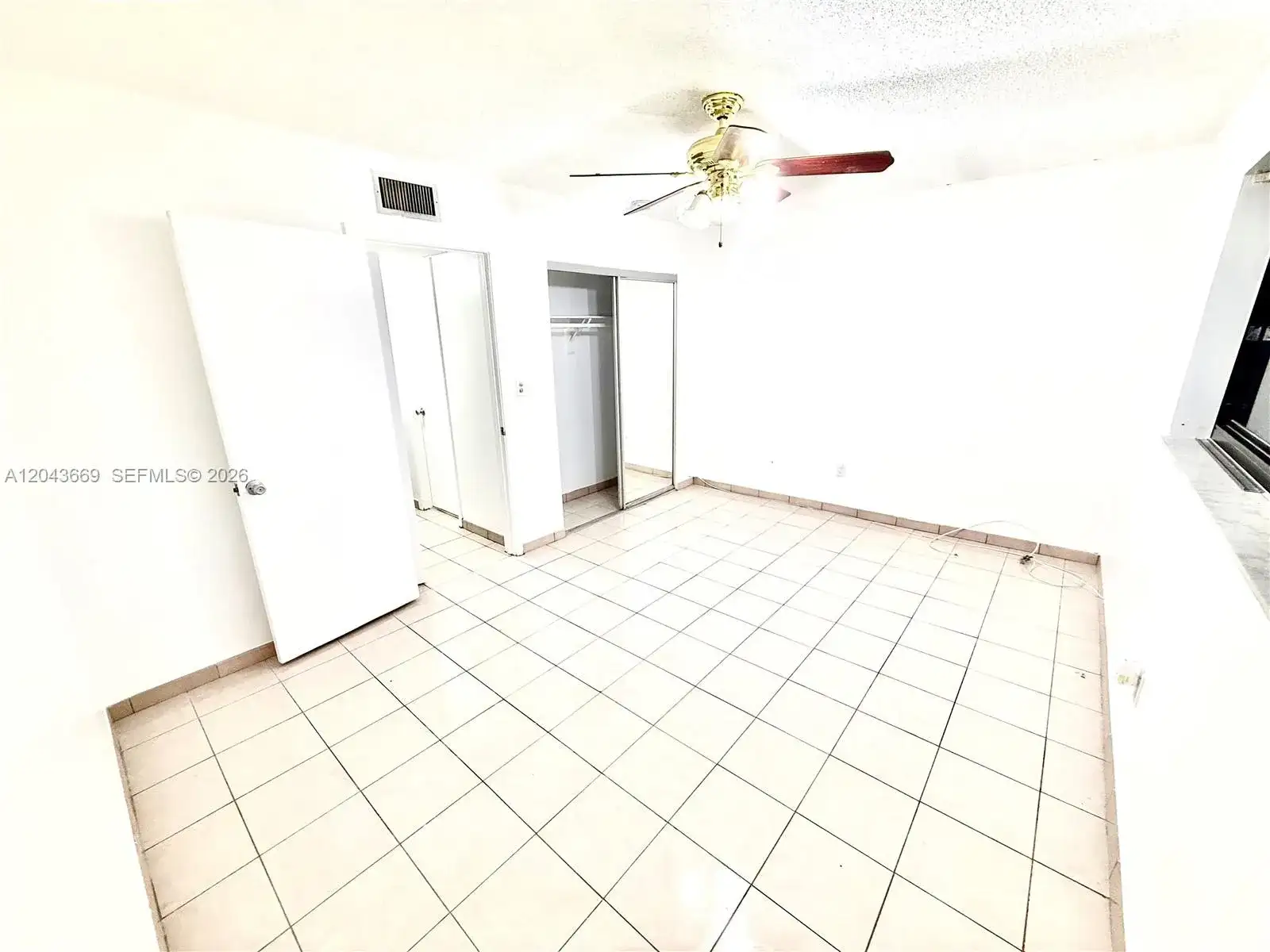 131 SW 109th Ave # L5, Sweetwater FL 33174 photo 4