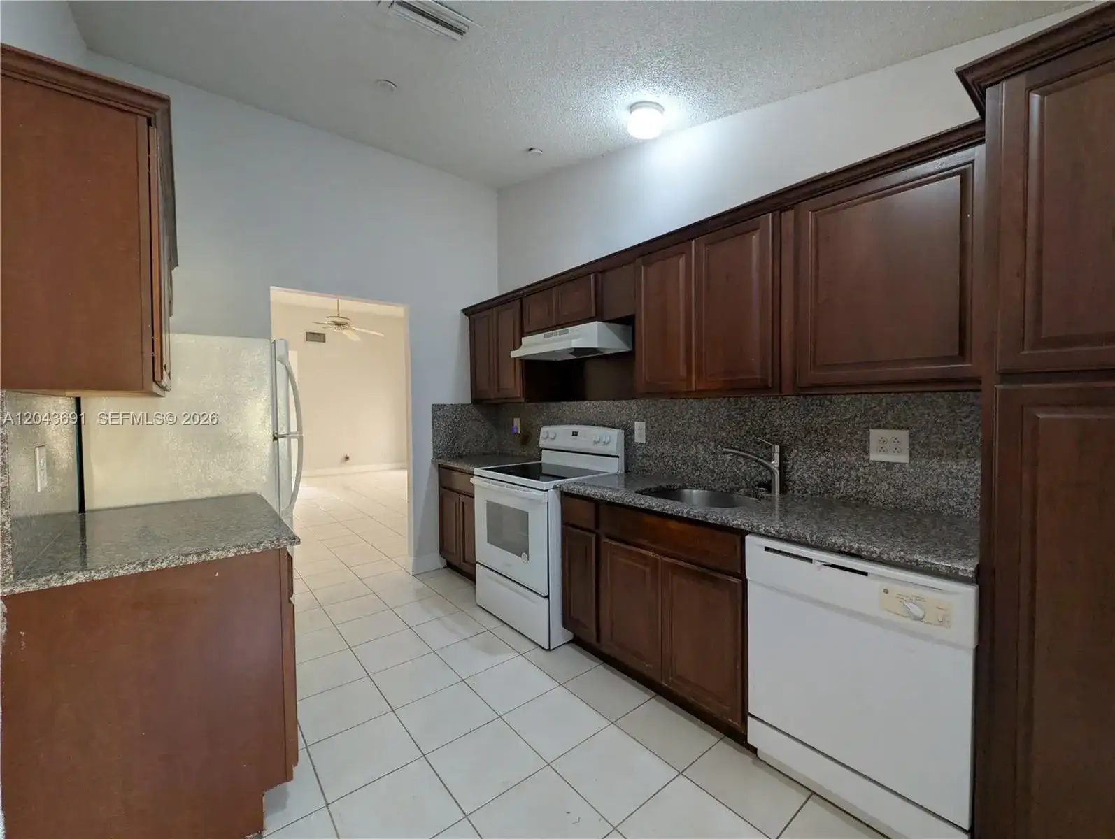 7502 NW 33rd St, Lauderhill FL 33319 photo 2