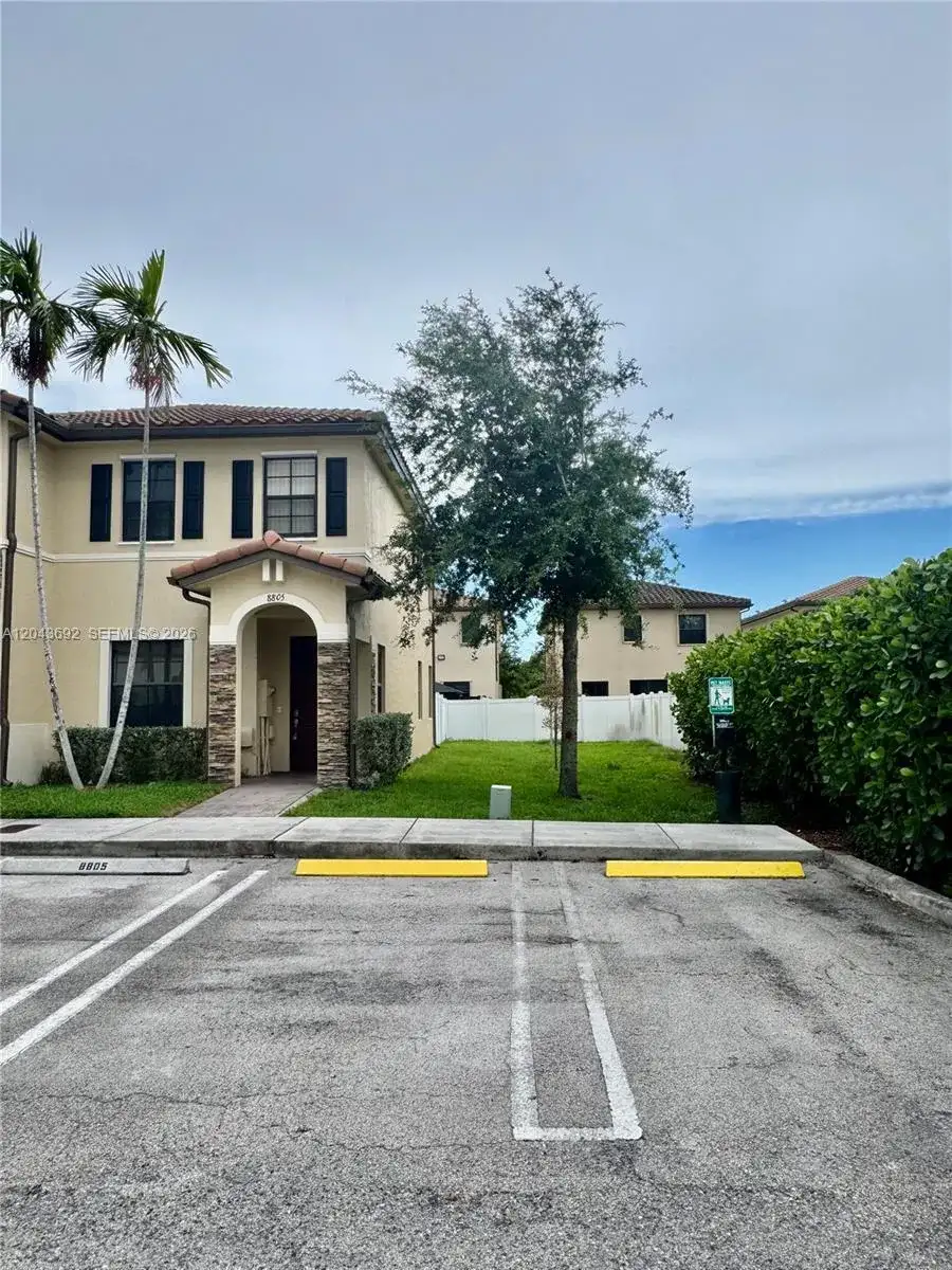 8805 W 35th Ave, Hialeah FL 33018 photo 3