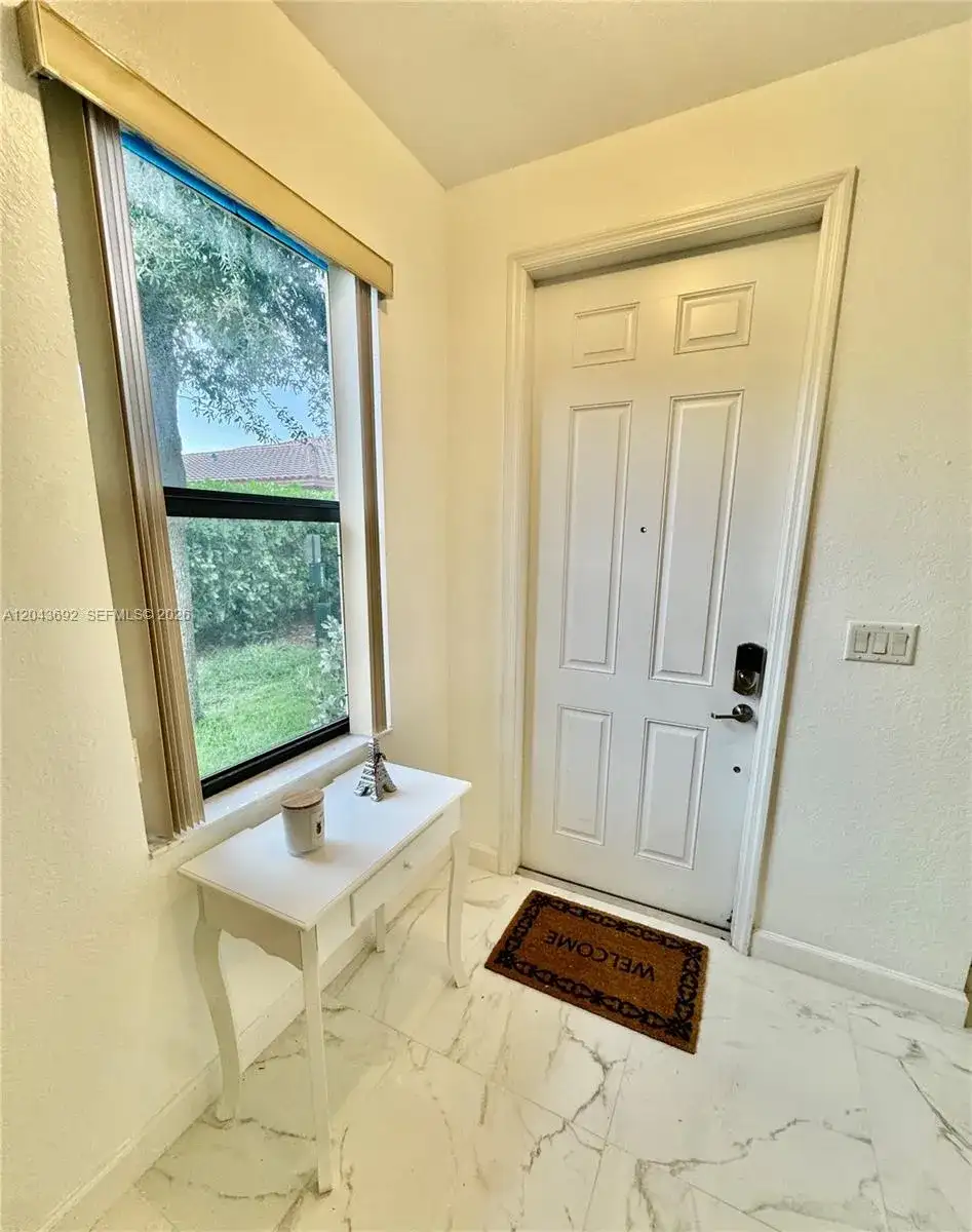 8805 W 35th Ave, Hialeah FL 33018 photo 4