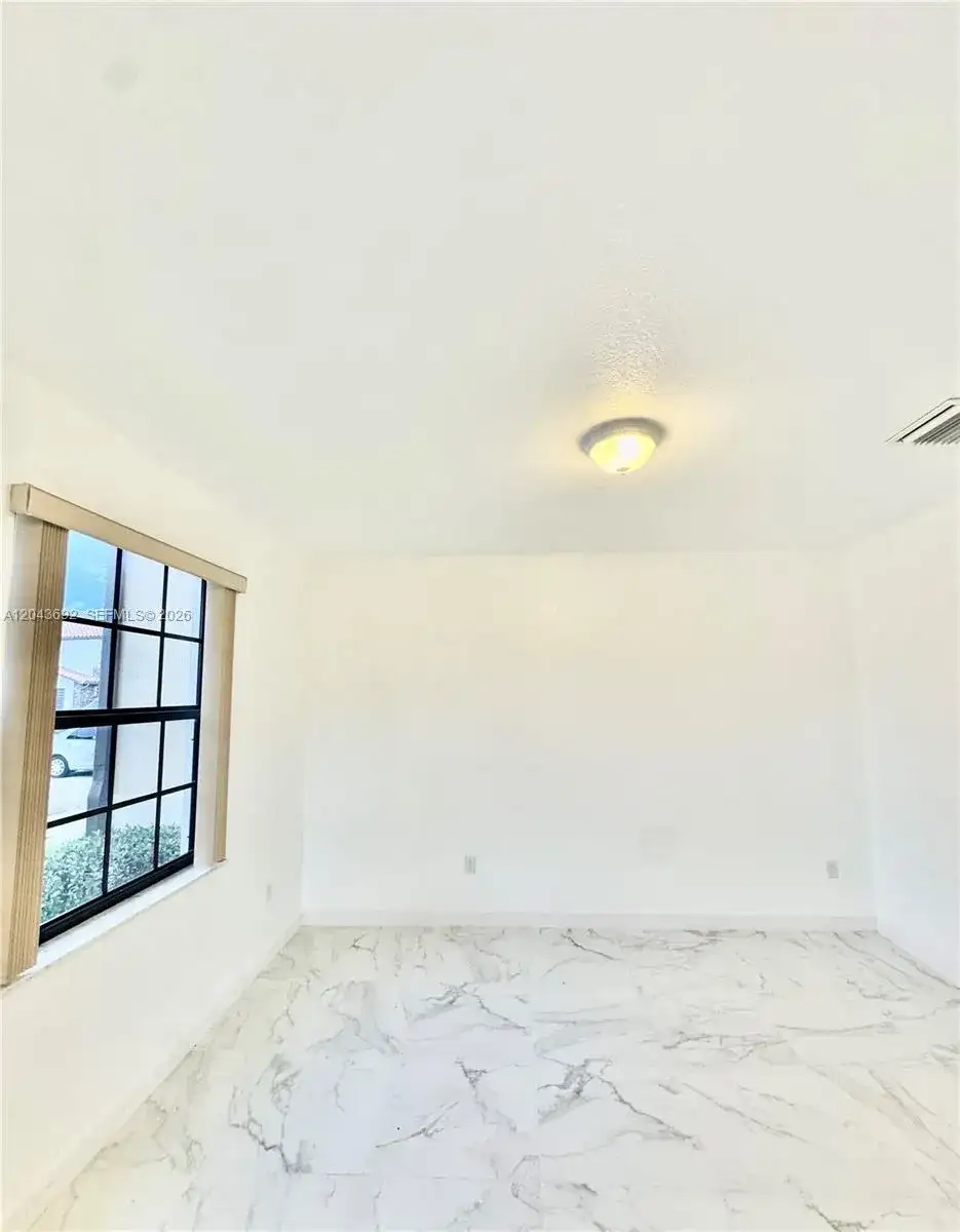 8805 W 35th Ave, Hialeah FL 33018 photo 5