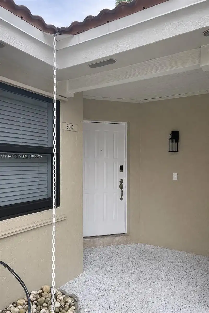 6012 NW 172nd Terr Cir, Hialeah FL 33015 photo 3