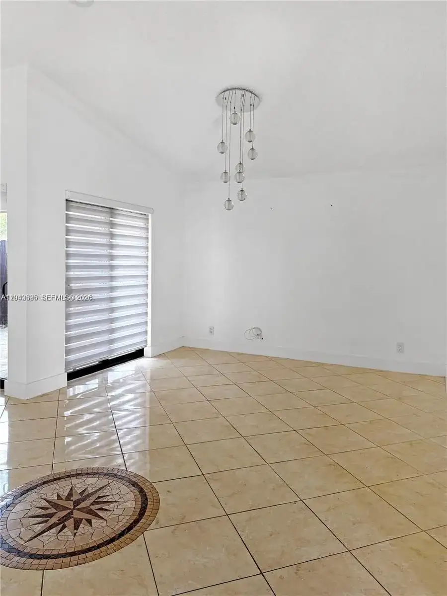 6012 NW 172nd Terr Cir, Hialeah FL 33015 photo 4