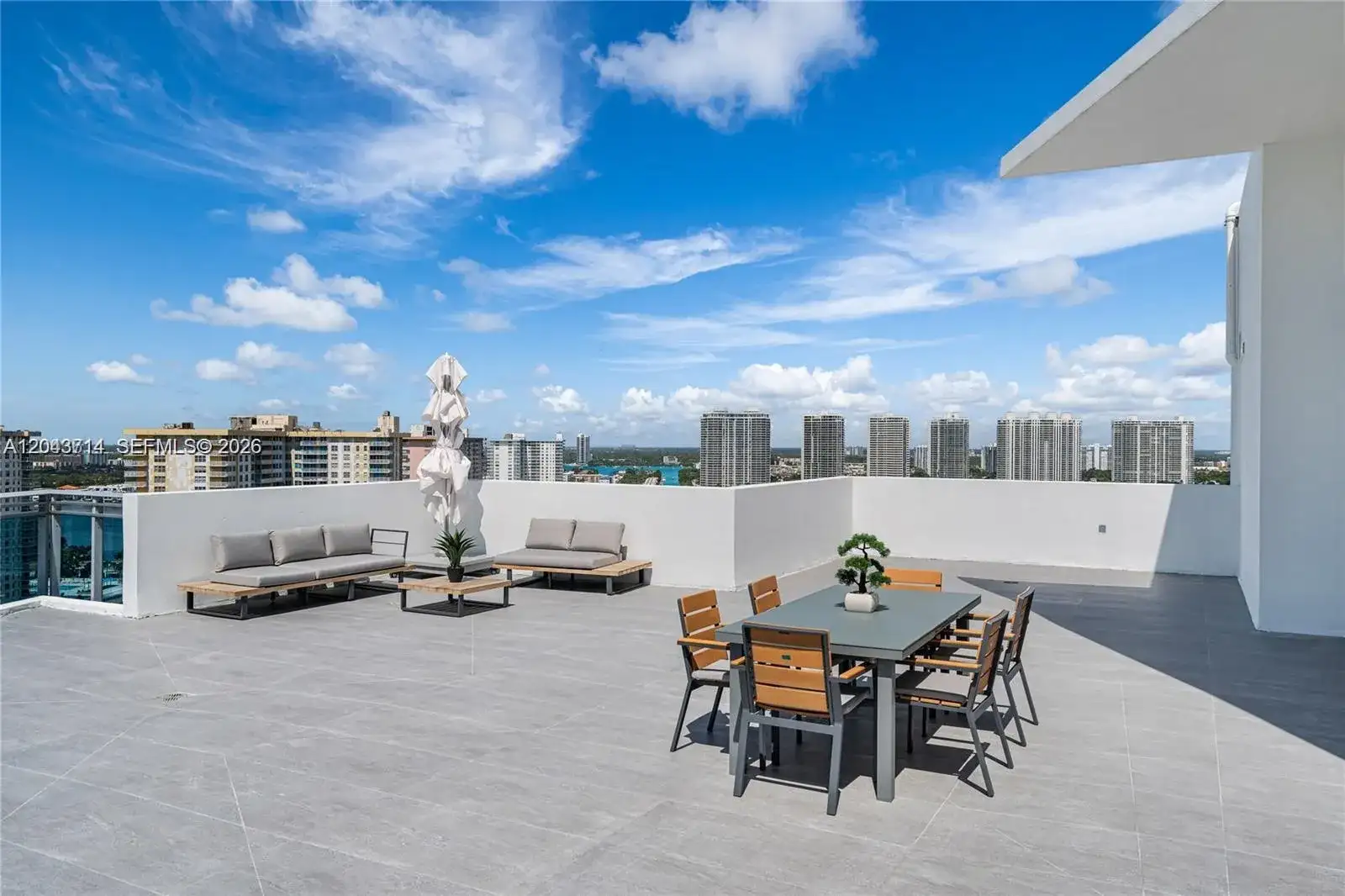 17550 Collins Ave, Sunny Isles Beach FL 33160 photo 5