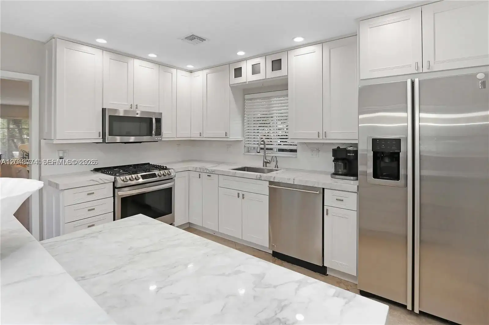 1147 Buchanan St, Hollywood FL 33019 photo 2