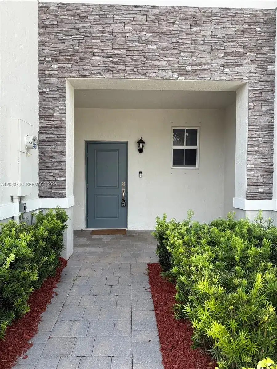 782 SE 18th St, Homestead FL 33034 photo 4