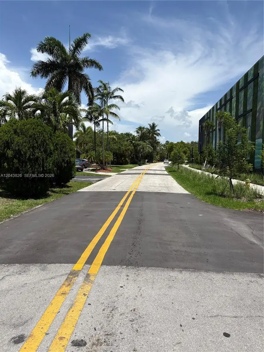 3397 NE 20th Ave, Oakland Park FL 33306 photo 4