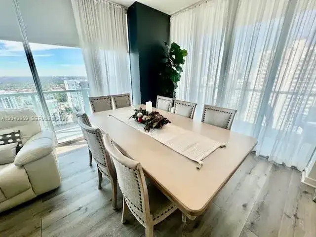 1111 SW 1st Ave # 3225, Miami FL 33130 photo 3