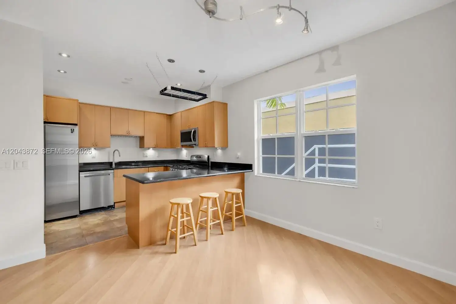 305 Jefferson Ave # 2, Miami Beach FL 33139 photo 2