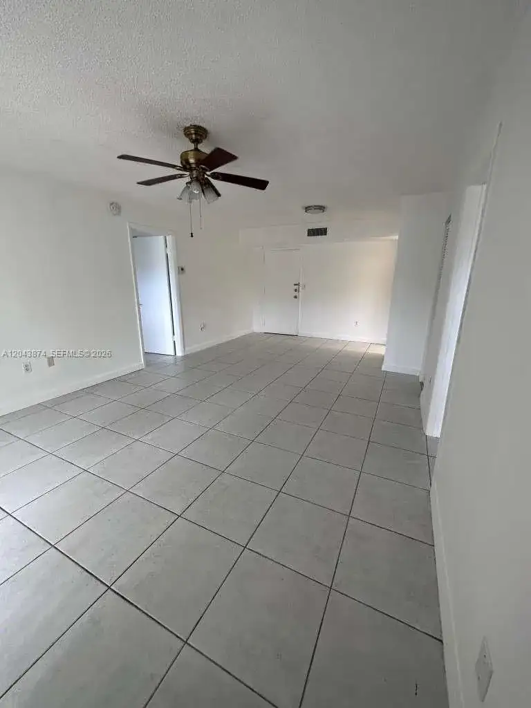 4805 NW 7th St # 15, Miami FL 33126 photo 5