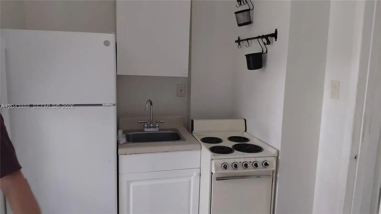 2130 Garfield St # B, Hollywood FL 33020 photo 2