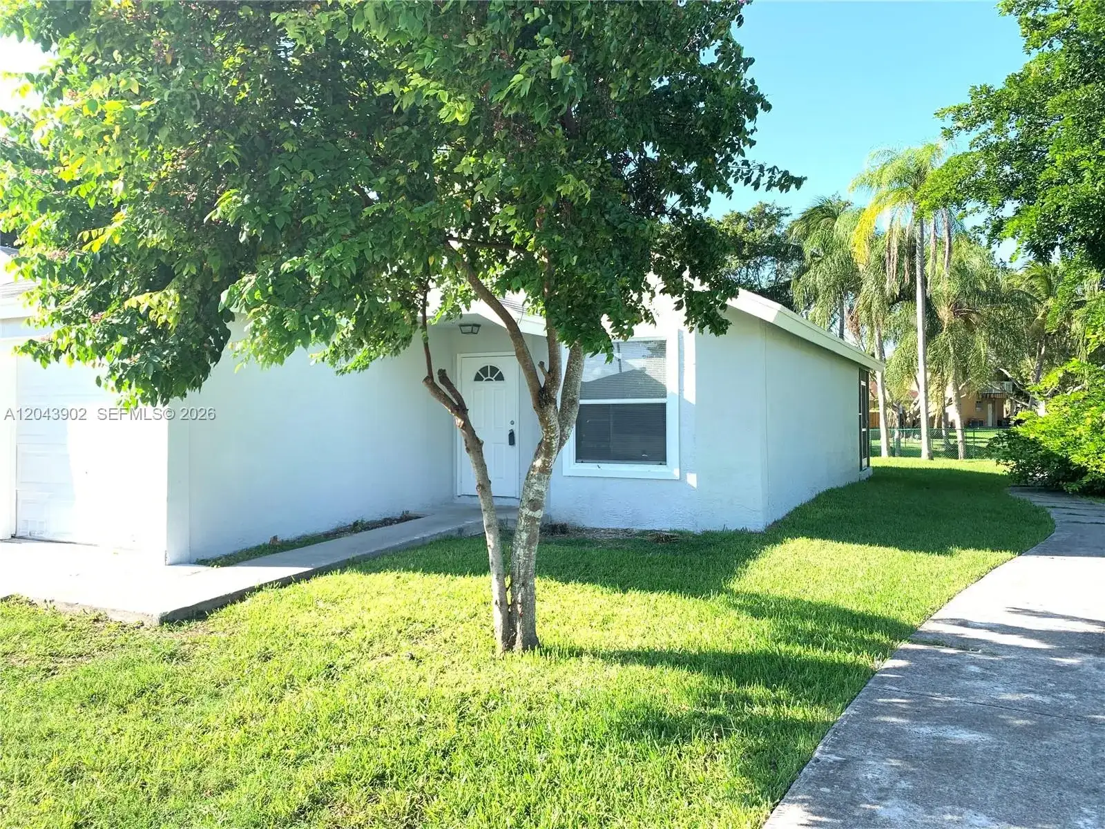848 SW 10th St, Florida City FL 33034 photo 2