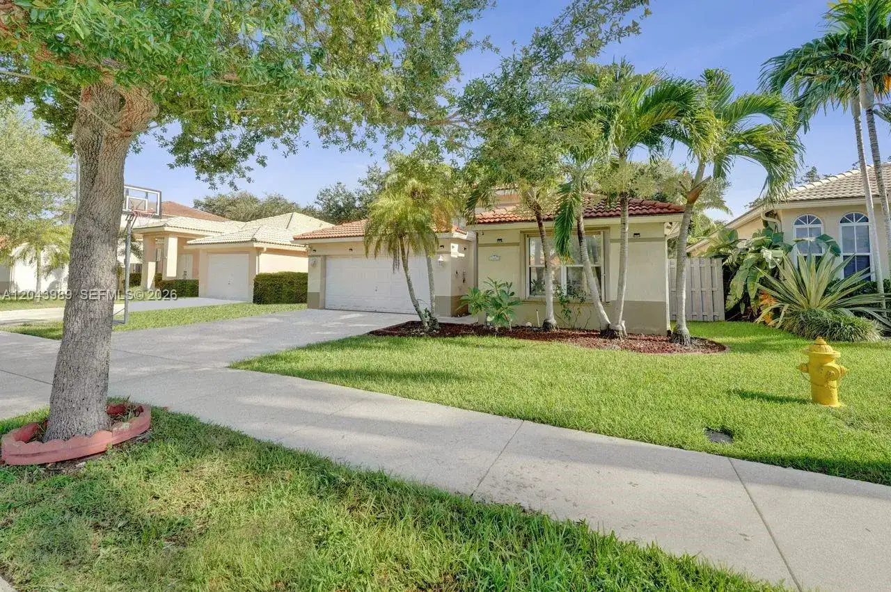 14003 N Cypress Cove Cir, Davie FL 33325 photo 3