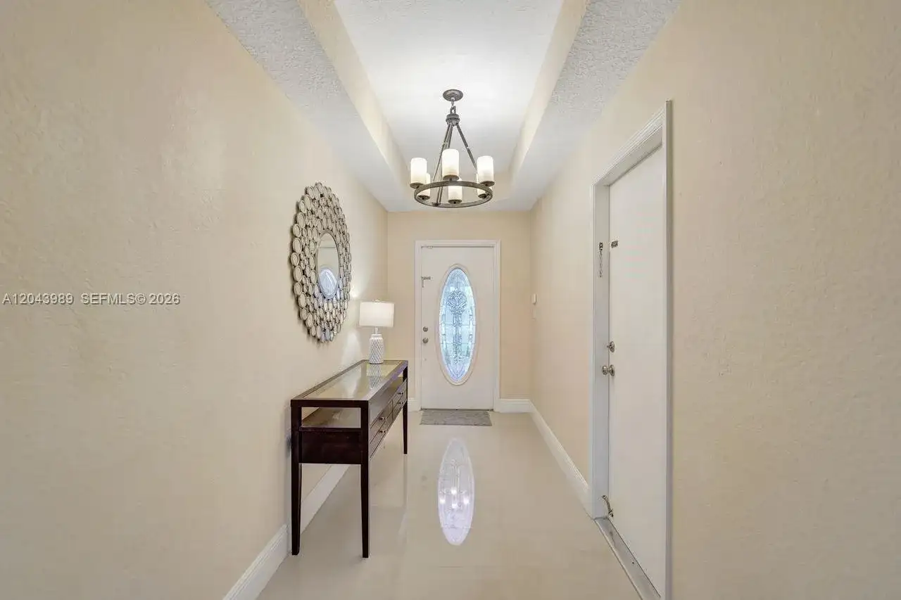 14003 N Cypress Cove Cir, Davie FL 33325 photo 5