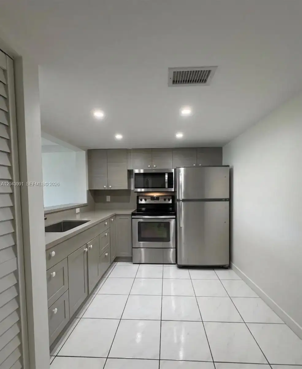 2055 SW 122nd Ave # 327, Miami FL 33175 photo 2