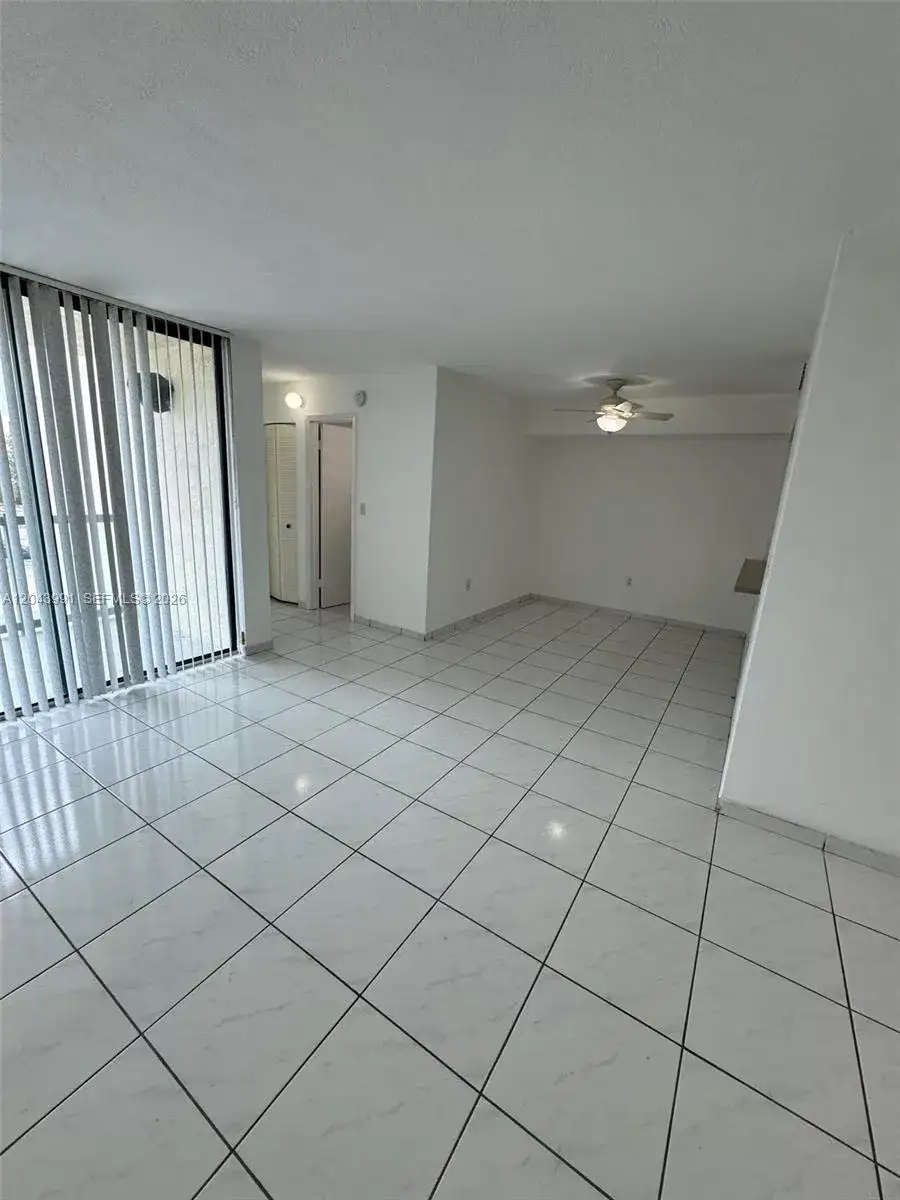 2055 SW 122nd Ave # 327, Miami FL 33175 photo 4
