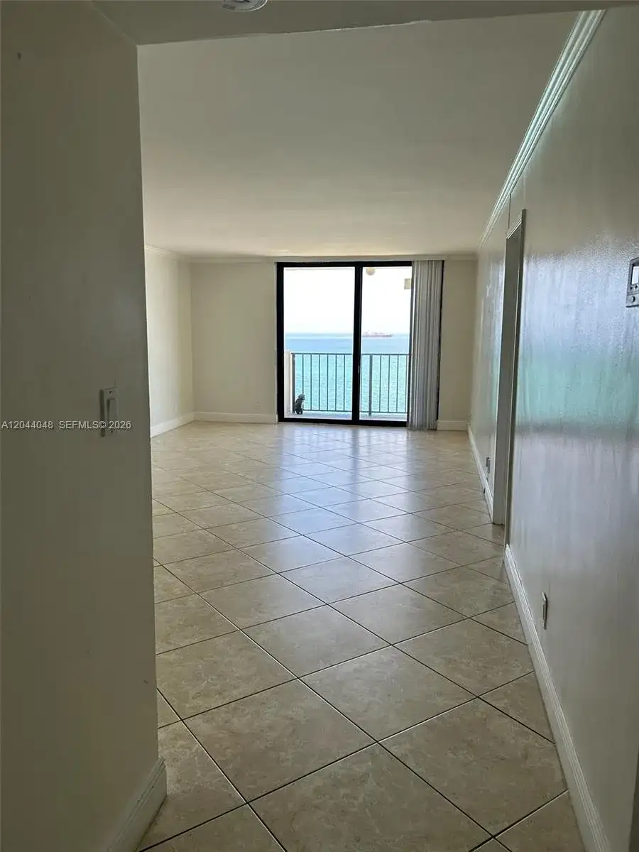 2625 Collins Ave # 1805, Miami Beach FL 33140 photo 2