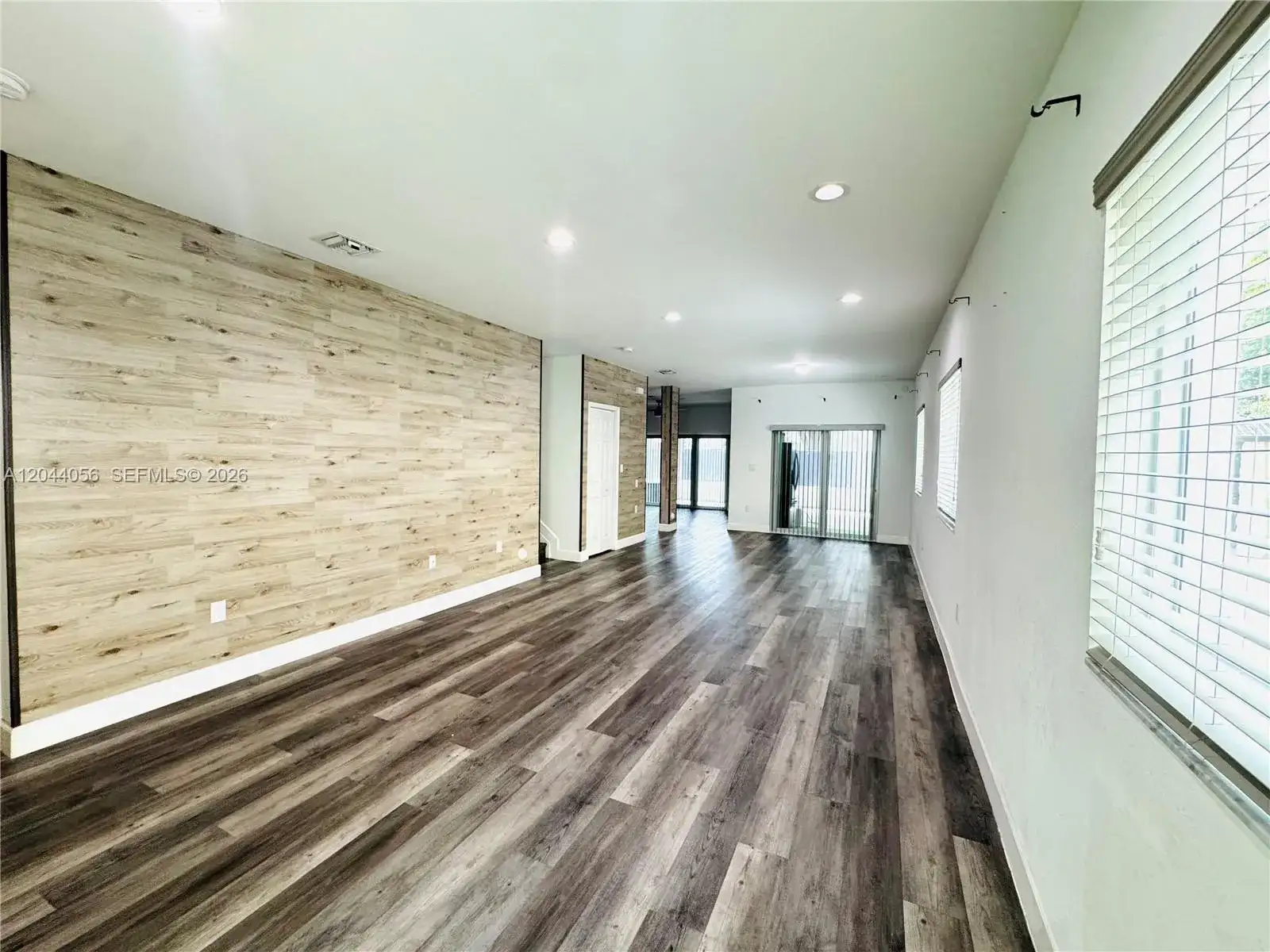 363 NE 35th Ter, Homestead FL 33033 photo 4