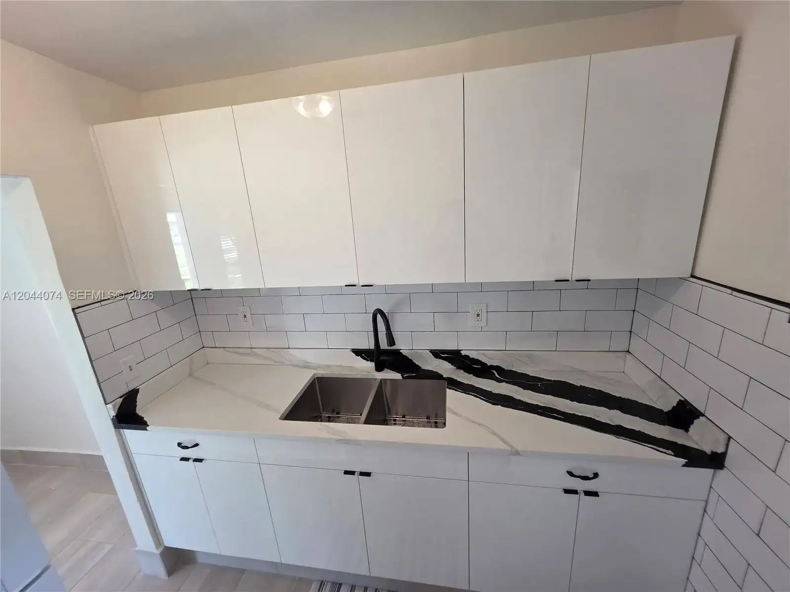 120 NE 10th Ave # 3, Hallandale Beach FL 33009 photo 2