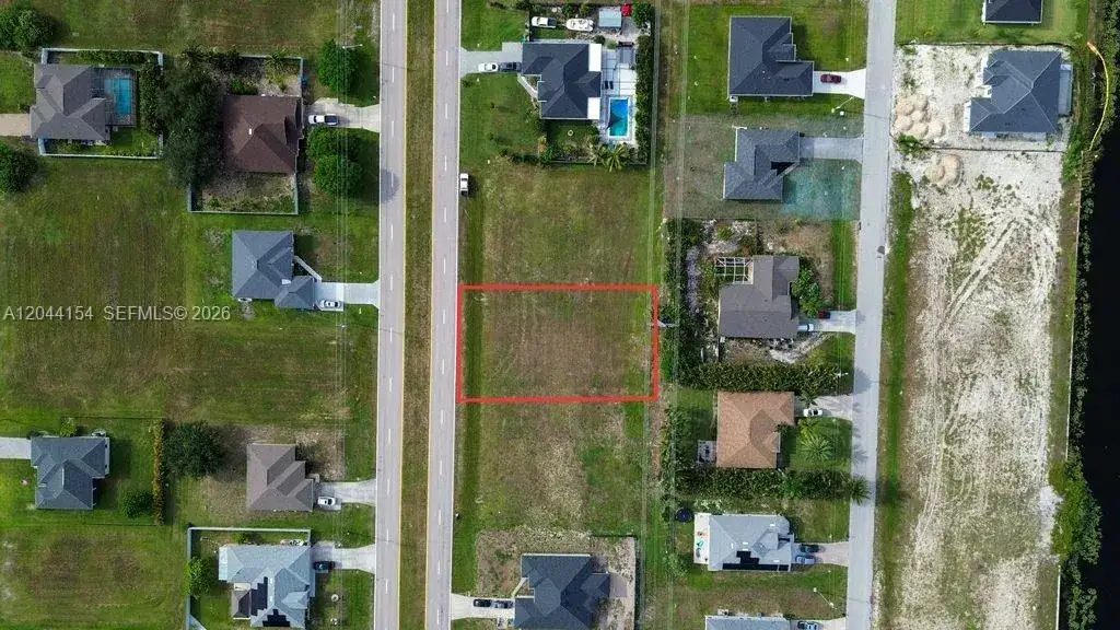 225 N EL Dorado BLVD, Cape Coral FL 33142 photo 2