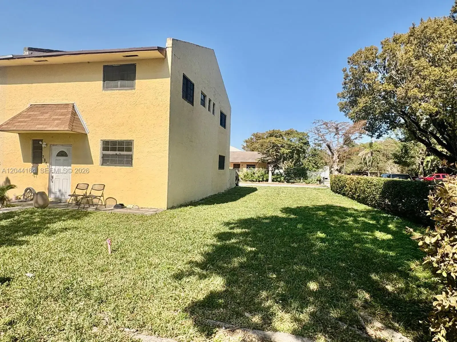 2065 NE 139th St, North Miami Beach FL 33181 photo 2