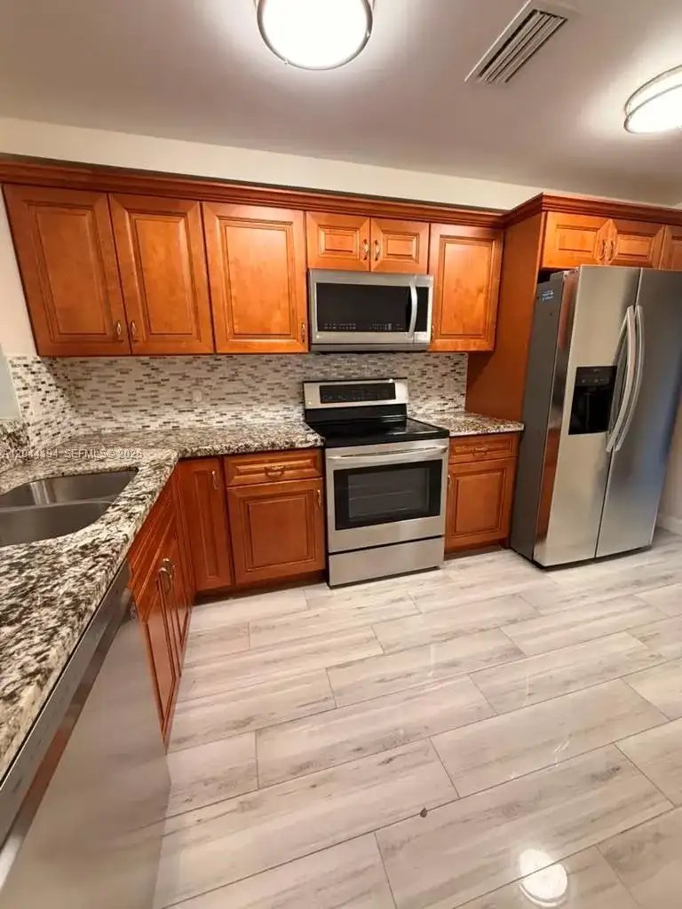 4182 S Pine Island Rd, Davie FL 33328 photo 2