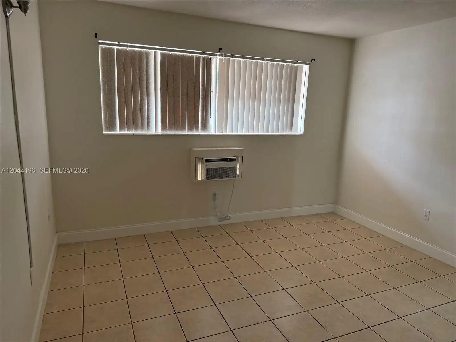 19001 NE 2nd Ave # 1404, Miami FL 33179 photo 2