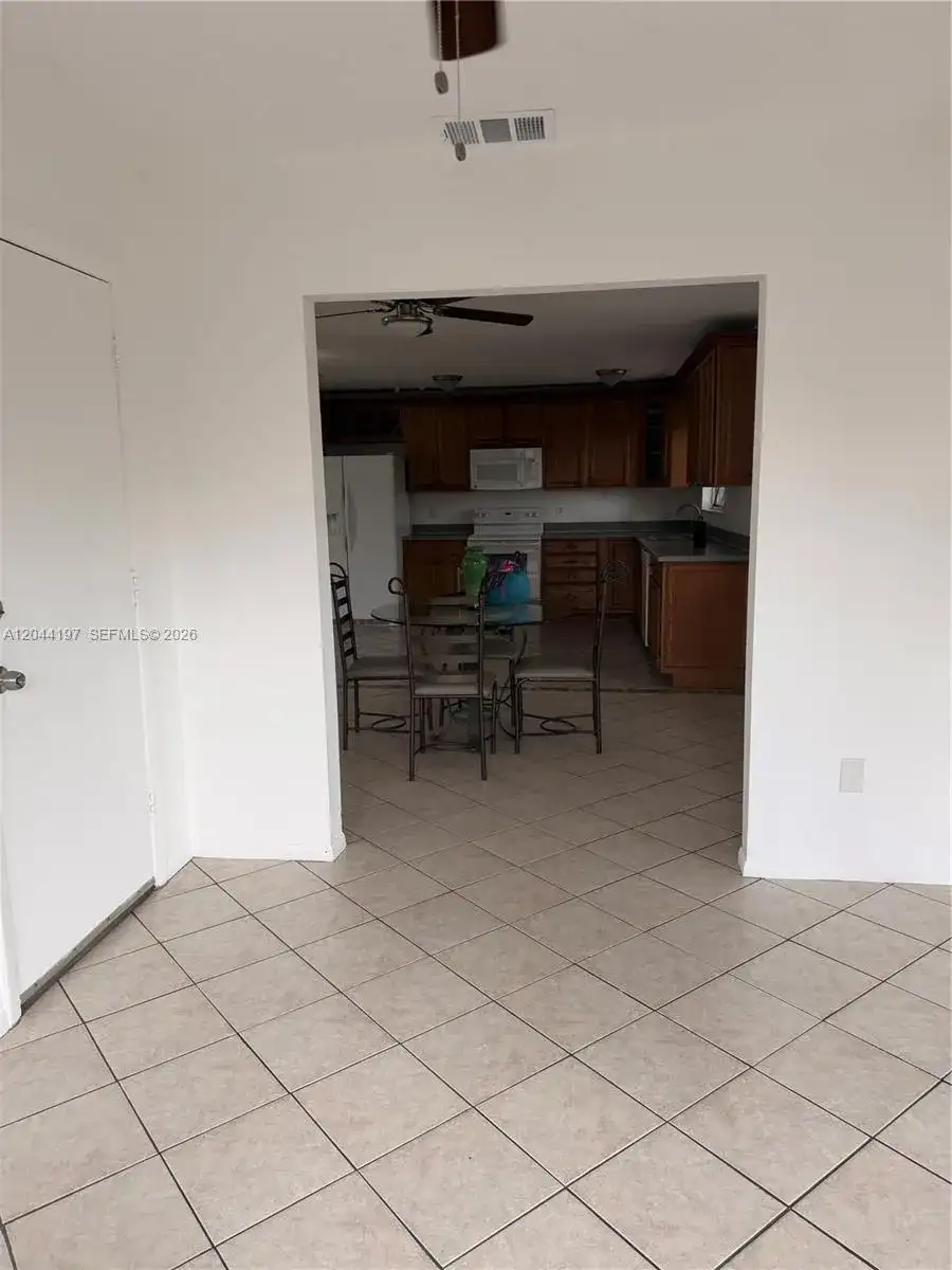 731 SW 24th St SW # 1, Vero Beach FL 32962 photo 3