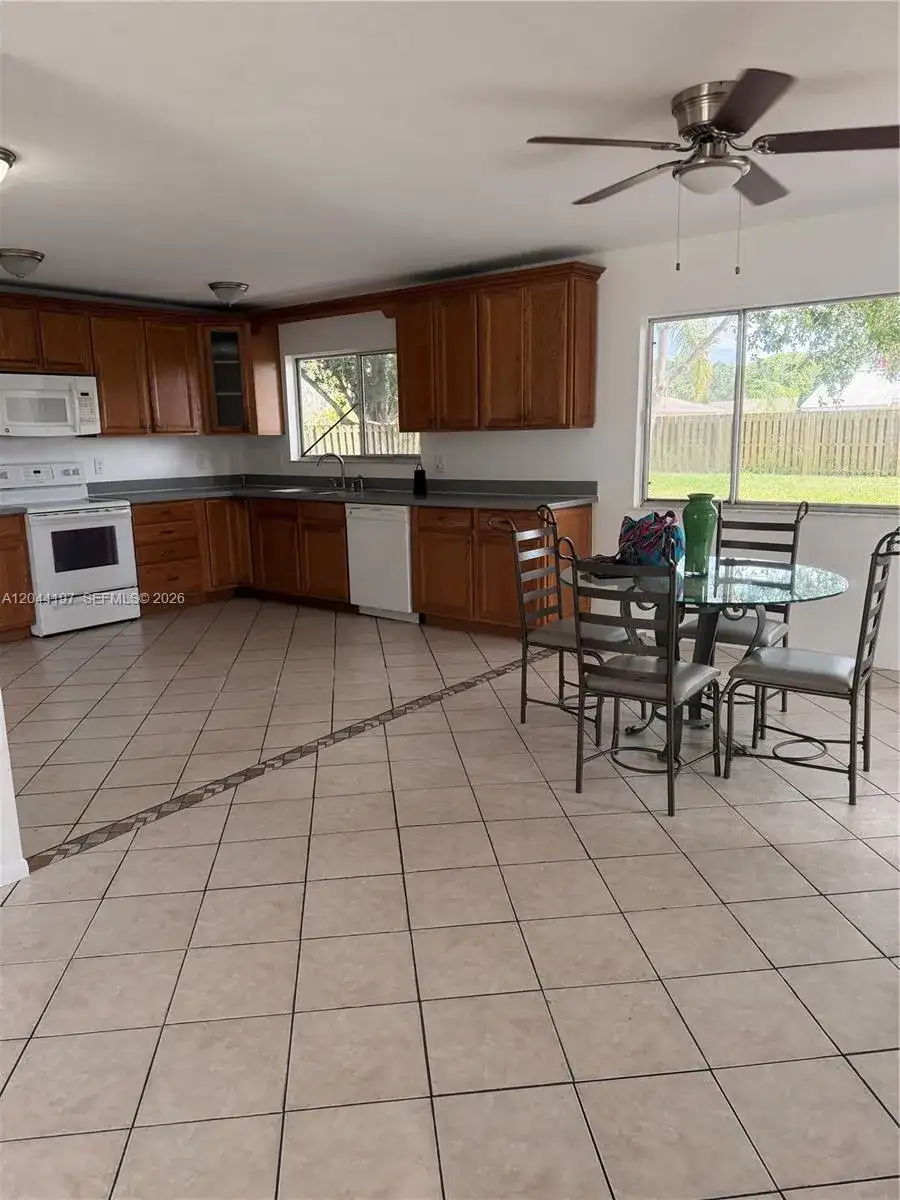 731 SW 24th St SW # 1, Vero Beach FL 32962 photo 4