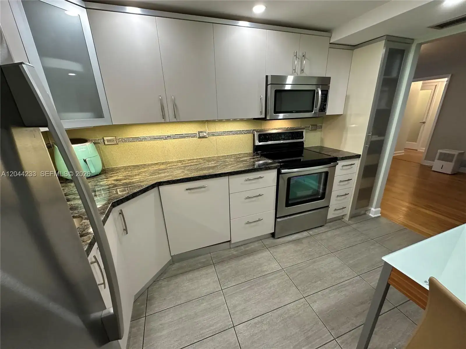 6039 Collins Ave # 1205, Miami Beach FL 33140 photo 3