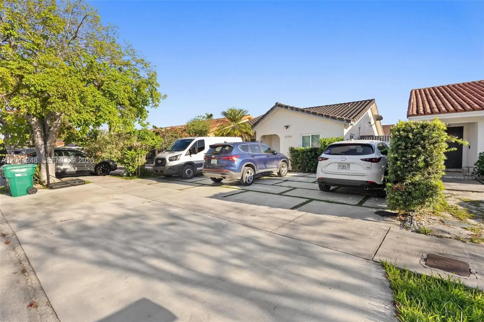 10358 NW 128th Ter, Hialeah Gardens FL 33018 photo 2