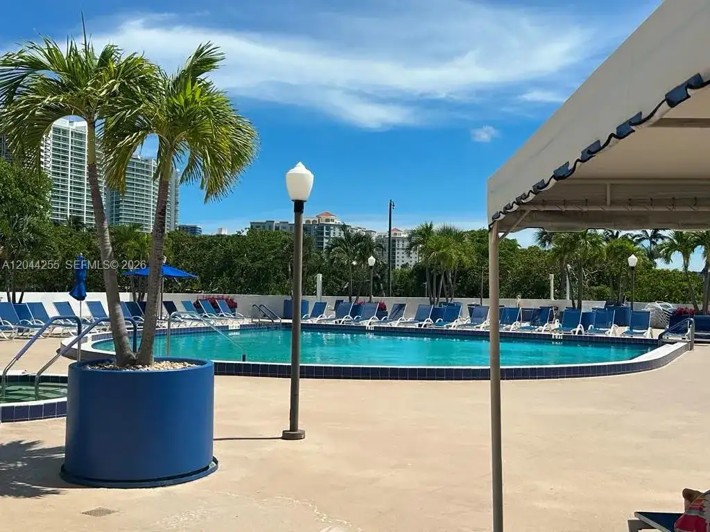3701 N Country Club Dr # 207, Aventura FL 33180 photo 4