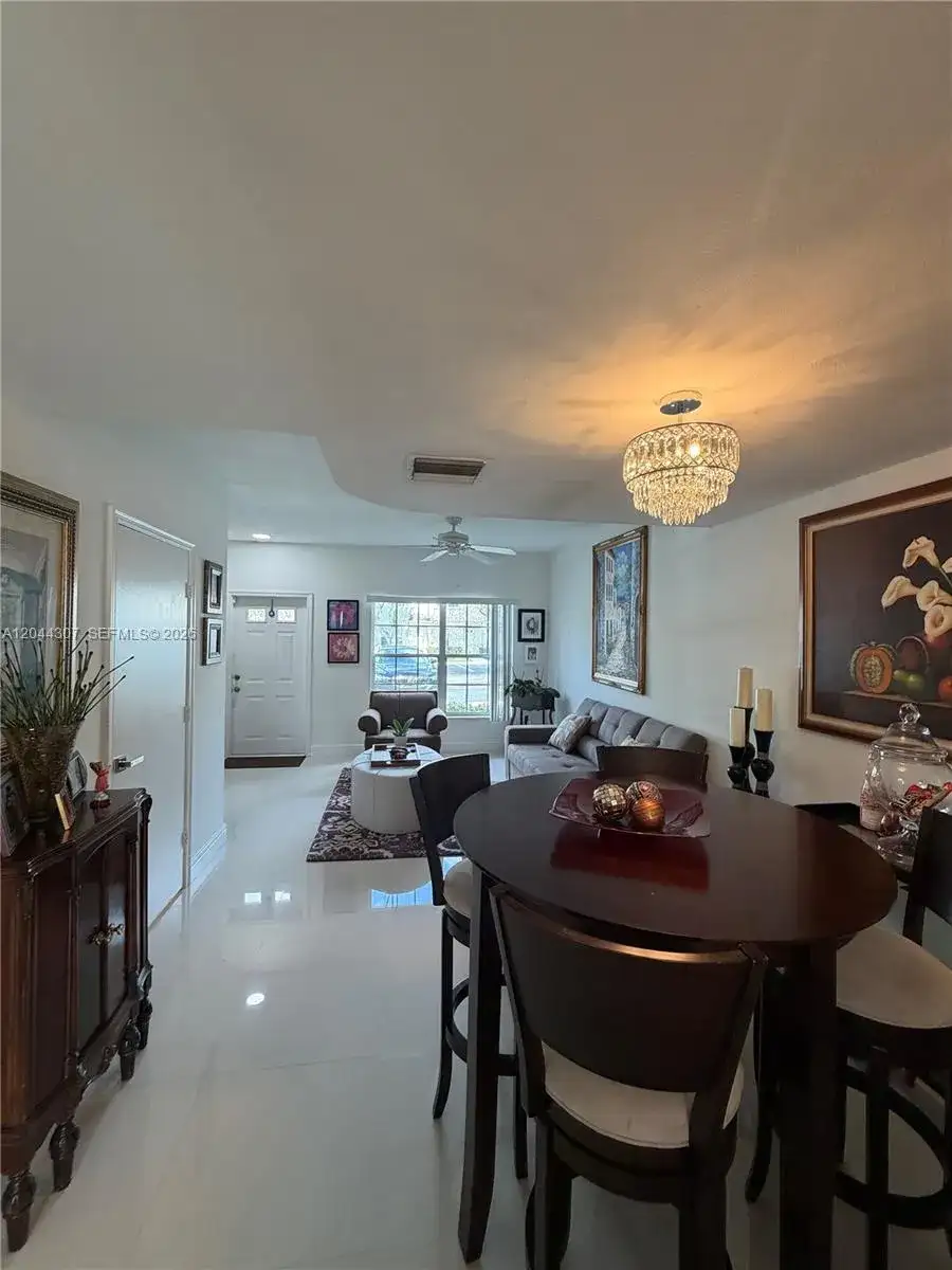 16619 Hemingway Dr, Weston FL 33326 photo 5