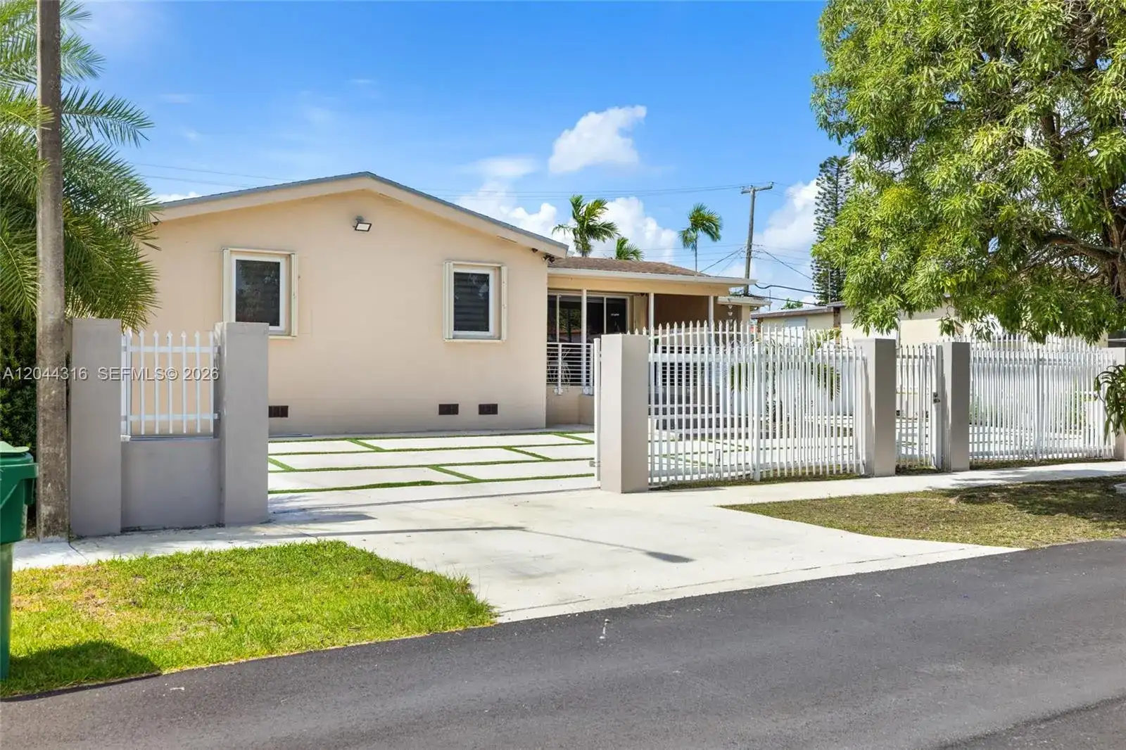 8330 SW 25th St, Miami FL 33155 photo 2