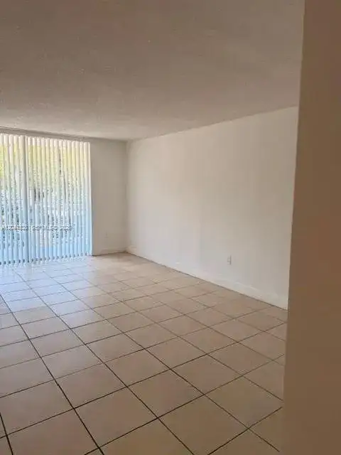 498 NW 165th St Rd # 204, Miami FL 33169 photo 2