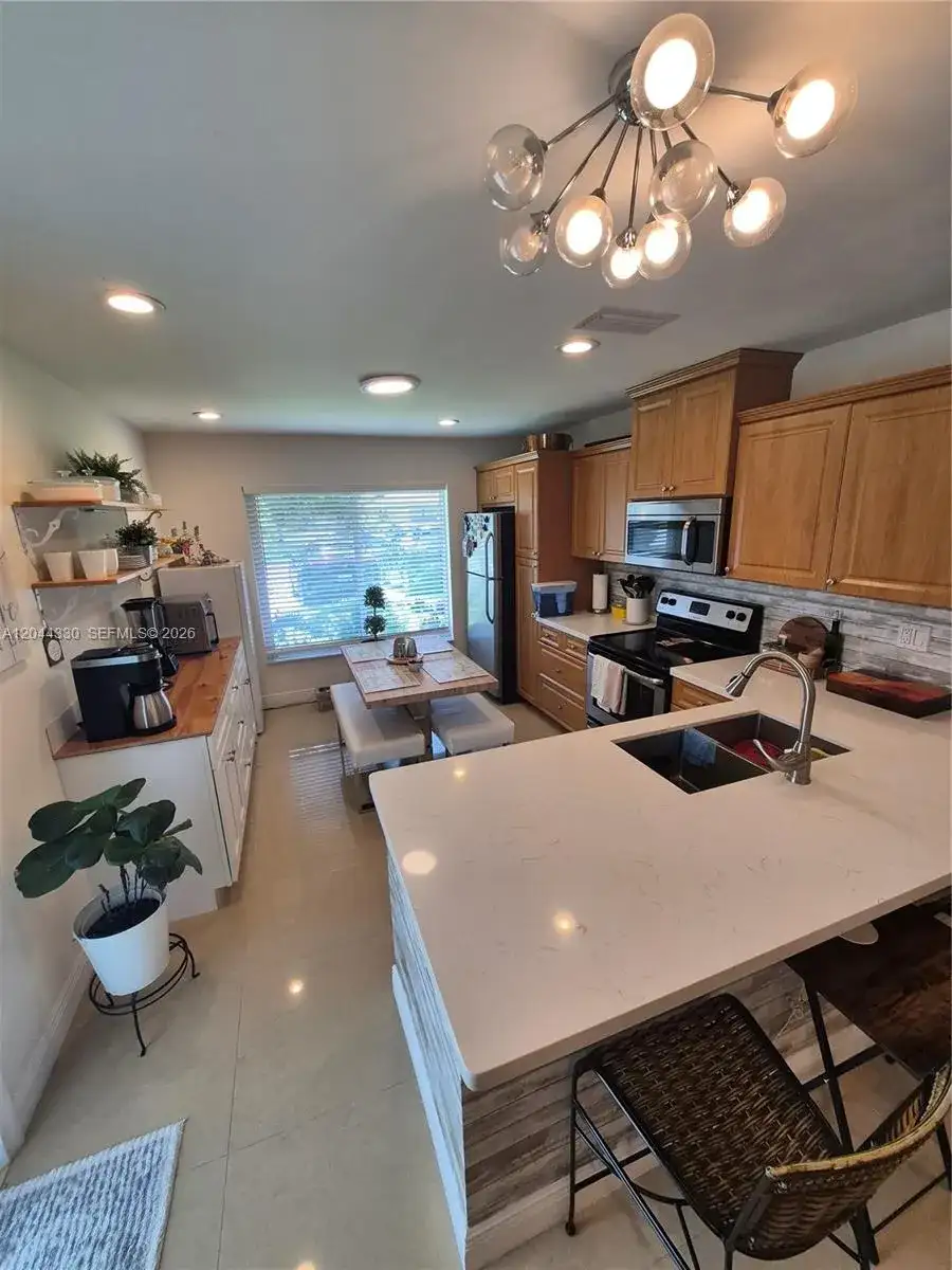 1359 Summit Run Cir, West Palm Beach FL 33415 photo 4