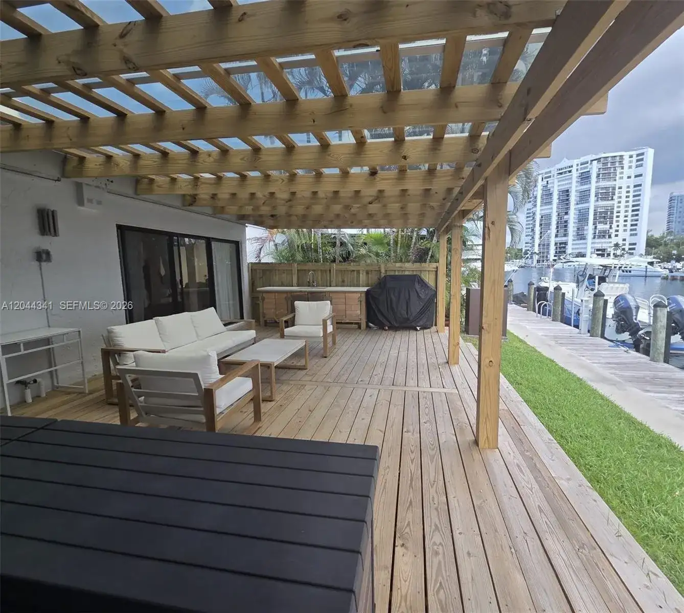 2641 S Parkview Dr, Hallandale Beach FL 33009 photo 3