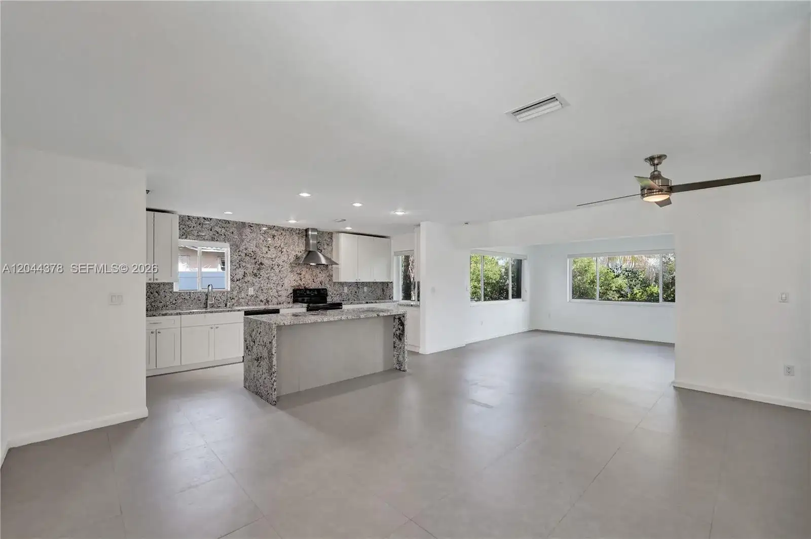 4311 Hayes St, Hollywood FL 33021 photo 4