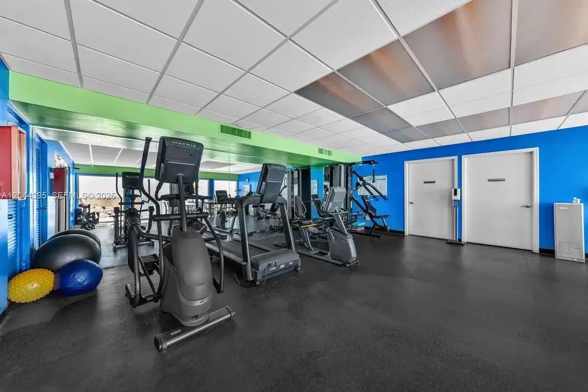 3111 N Ocean Dr # 904, Hollywood FL 33019 photo 4