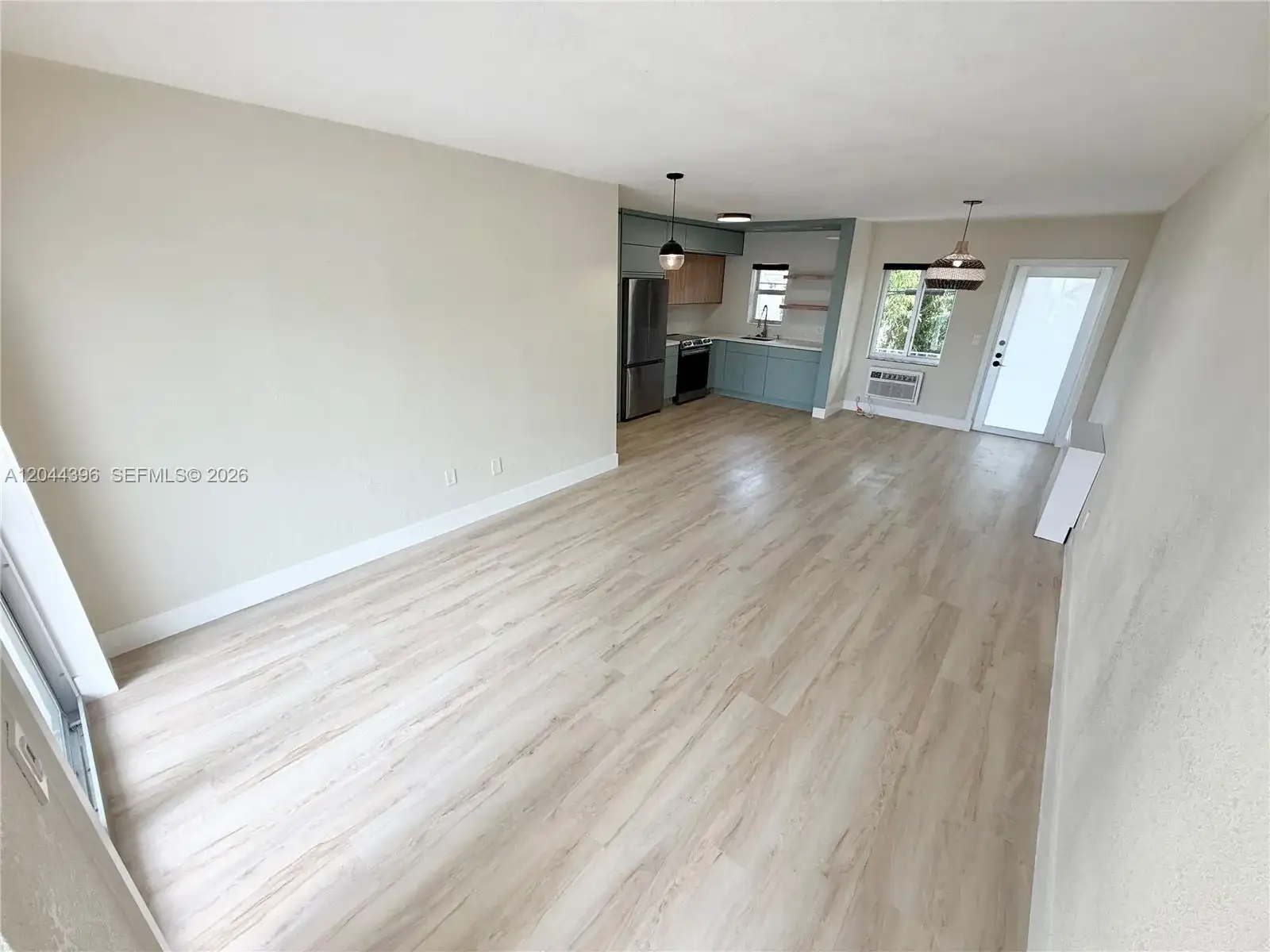 641 Espanola Way # 17, Miami Beach FL 33139 photo 2