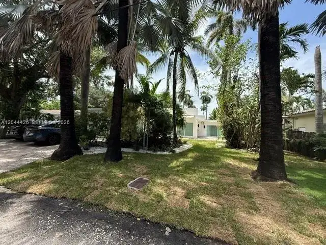 1047 NE 84th St, Miami FL 33138 photo 2