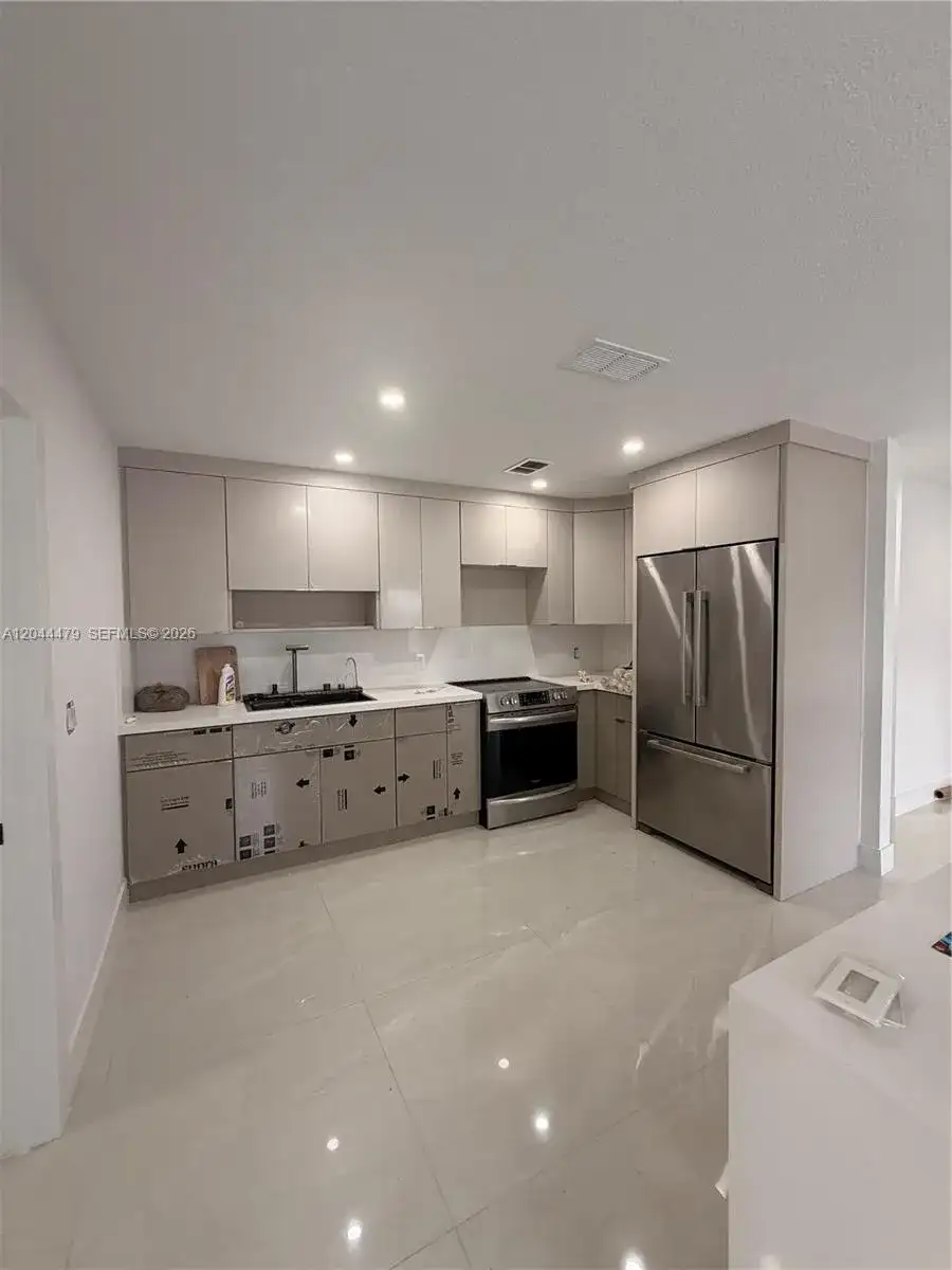 191 SE 6th Ave, Hialeah FL 33010 photo 2