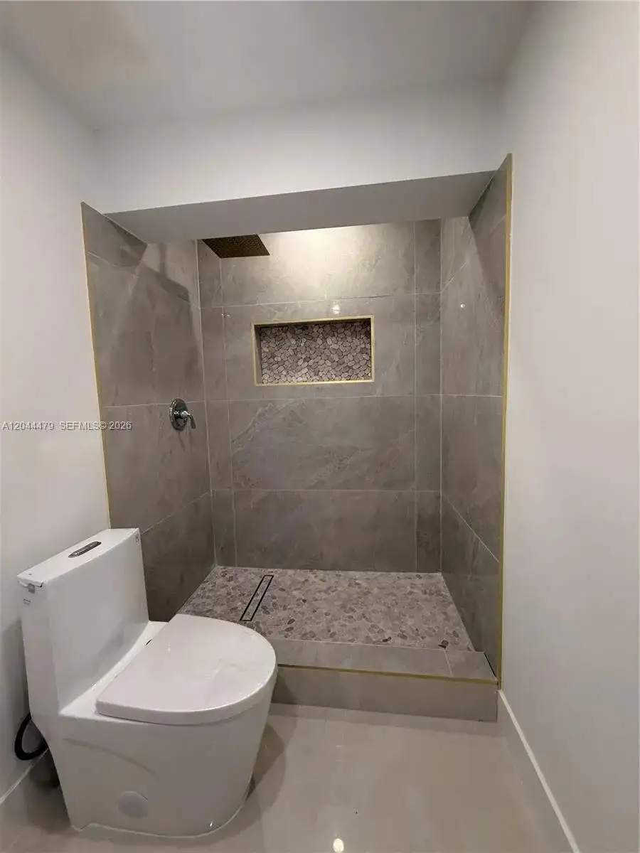 191 SE 6th Ave, Hialeah FL 33010 photo 3