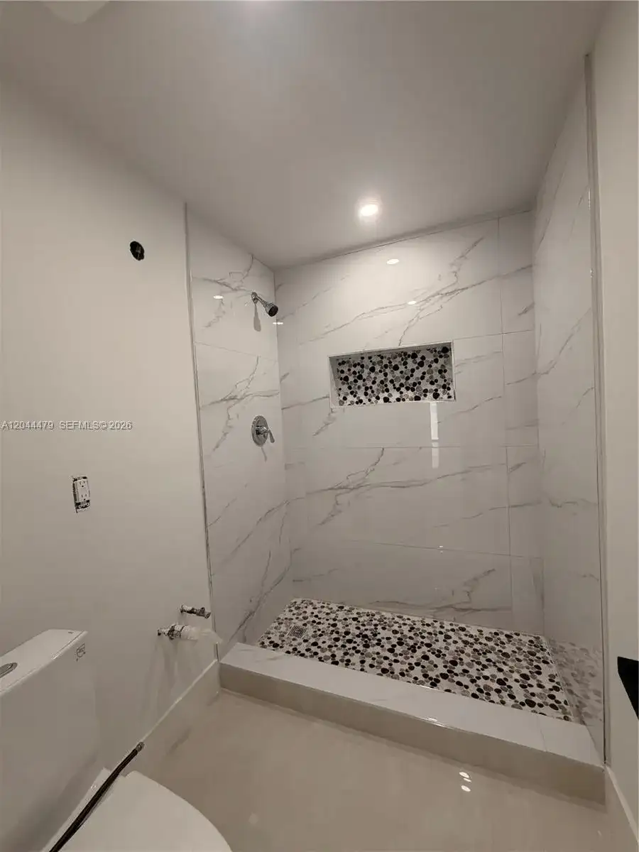 191 SE 6th Ave, Hialeah FL 33010 photo 4