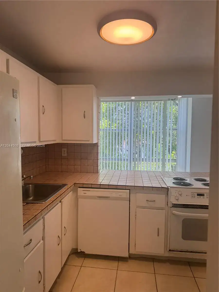 210 172nd St # 429, Sunny Isles Beach FL 33160 photo 3