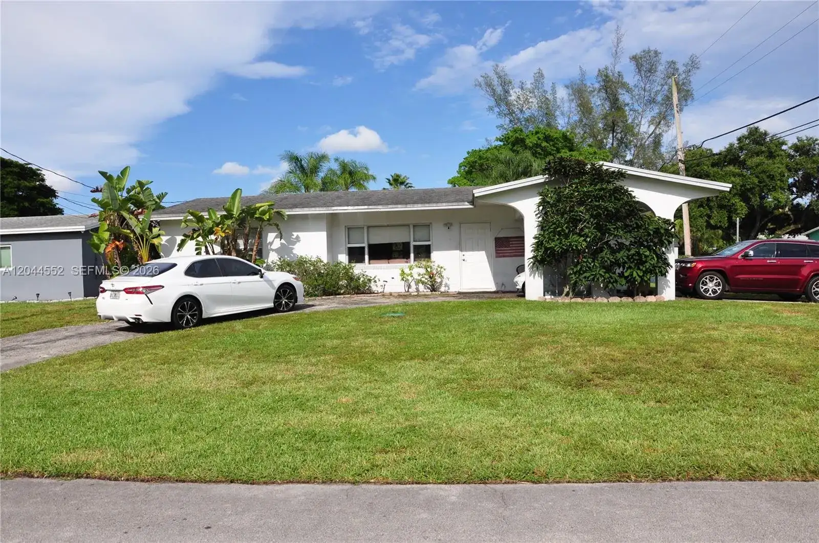 5630 SW 55th Ave, Davie FL 33314 photo 2