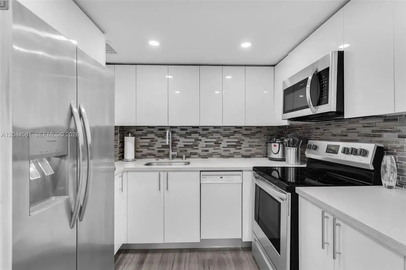 7441 Wayne Ave # 10H, Miami Beach FL 33141 photo 4